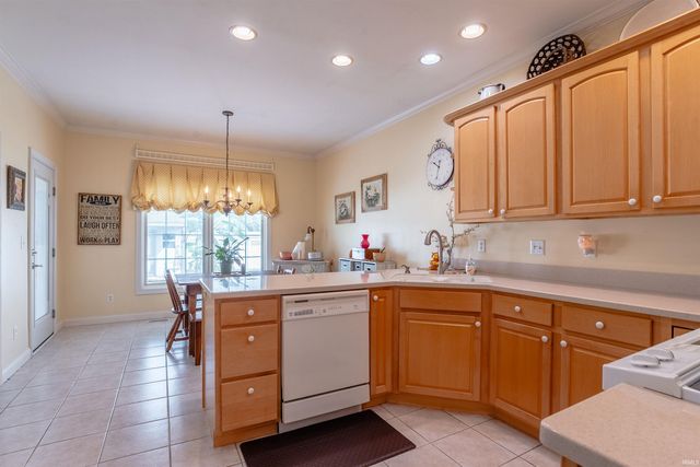 200 Westbriar Road, Newburgh, IN 47630