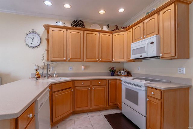 200 Westbriar Road, Newburgh, IN 47630