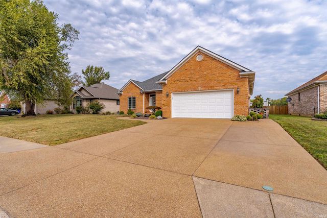 200 Westbriar Road, Newburgh, IN 47630