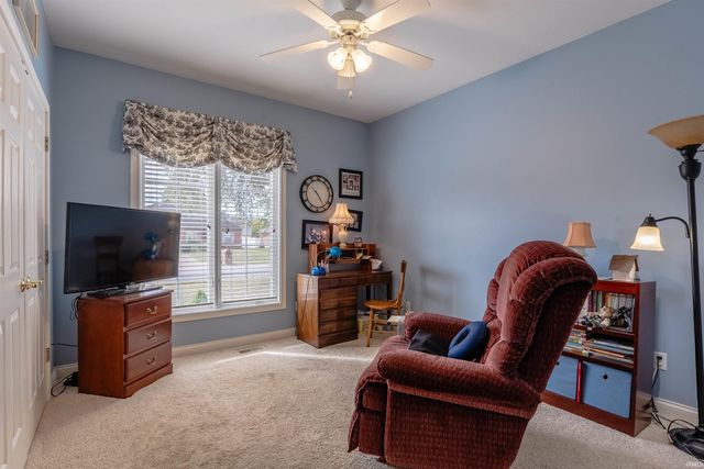 200 Westbriar Road, Newburgh, IN 47630