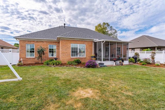 200 Westbriar Road, Newburgh, IN 47630