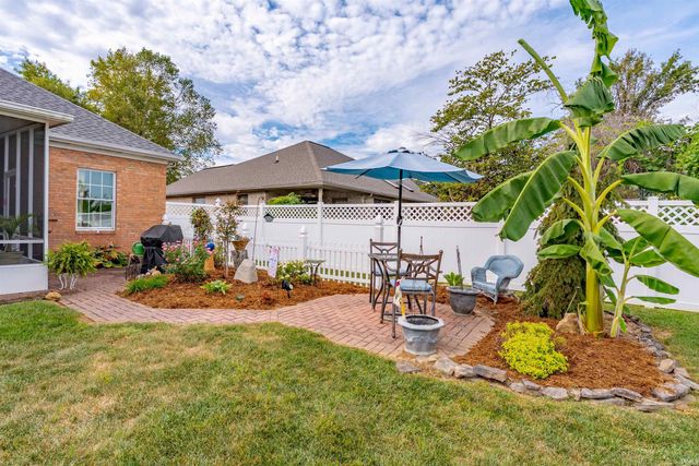 200 Westbriar Road, Newburgh, IN 47630