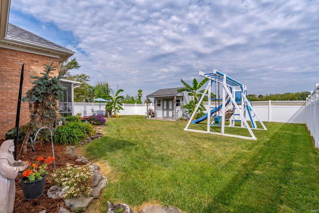 200 Westbriar Road, Newburgh, IN 47630