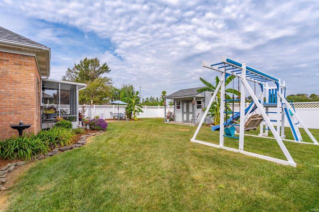 200 Westbriar Road, Newburgh, IN 47630