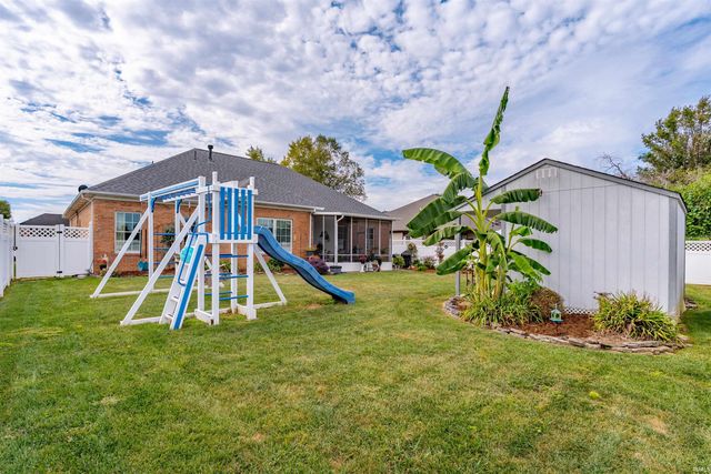 200 Westbriar Road, Newburgh, IN 47630