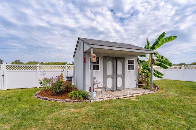 200 Westbriar Road, Newburgh, IN 47630