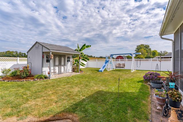 200 Westbriar Road, Newburgh, IN 47630