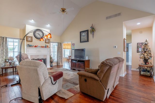 200 Westbriar Road, Newburgh, IN 47630