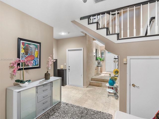 21399 Marina Cove Circle M12, Aventura, FL 33180
