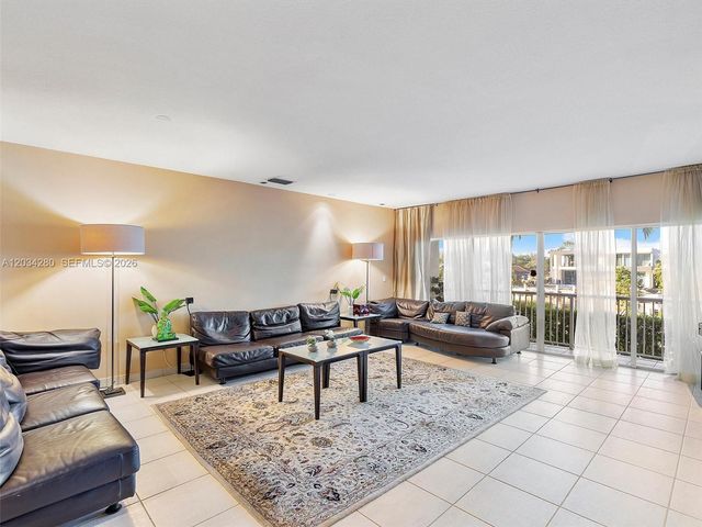 21399 Marina Cove Circle M12, Aventura, FL 33180