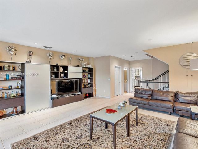21399 Marina Cove Circle M12, Aventura, FL 33180