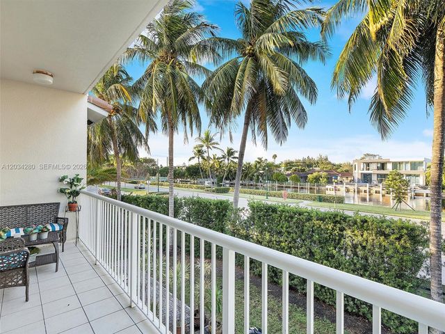 21399 Marina Cove Circle M12, Aventura, FL 33180