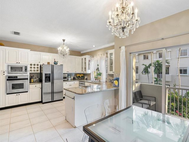 21399 Marina Cove Circle M12, Aventura, FL 33180