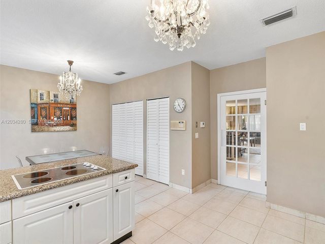 21399 Marina Cove Circle M12, Aventura, FL 33180