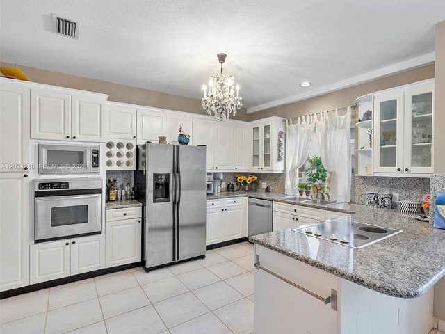 21399 Marina Cove Circle M12, Aventura, FL 33180