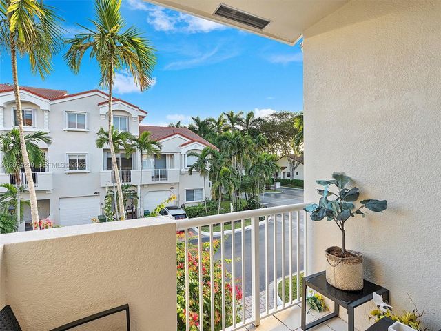 21399 Marina Cove Circle M12, Aventura, FL 33180