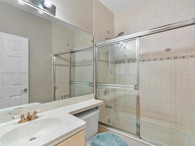 21399 Marina Cove Circle M12, Aventura, FL 33180