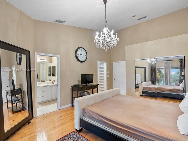 21399 Marina Cove Circle M12, Aventura, FL 33180
