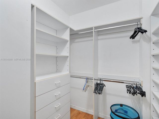 21399 Marina Cove Circle M12, Aventura, FL 33180