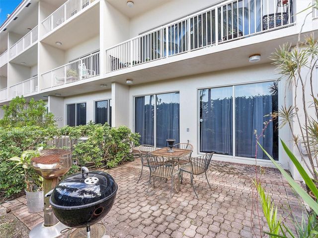 21399 Marina Cove Circle M12, Aventura, FL 33180