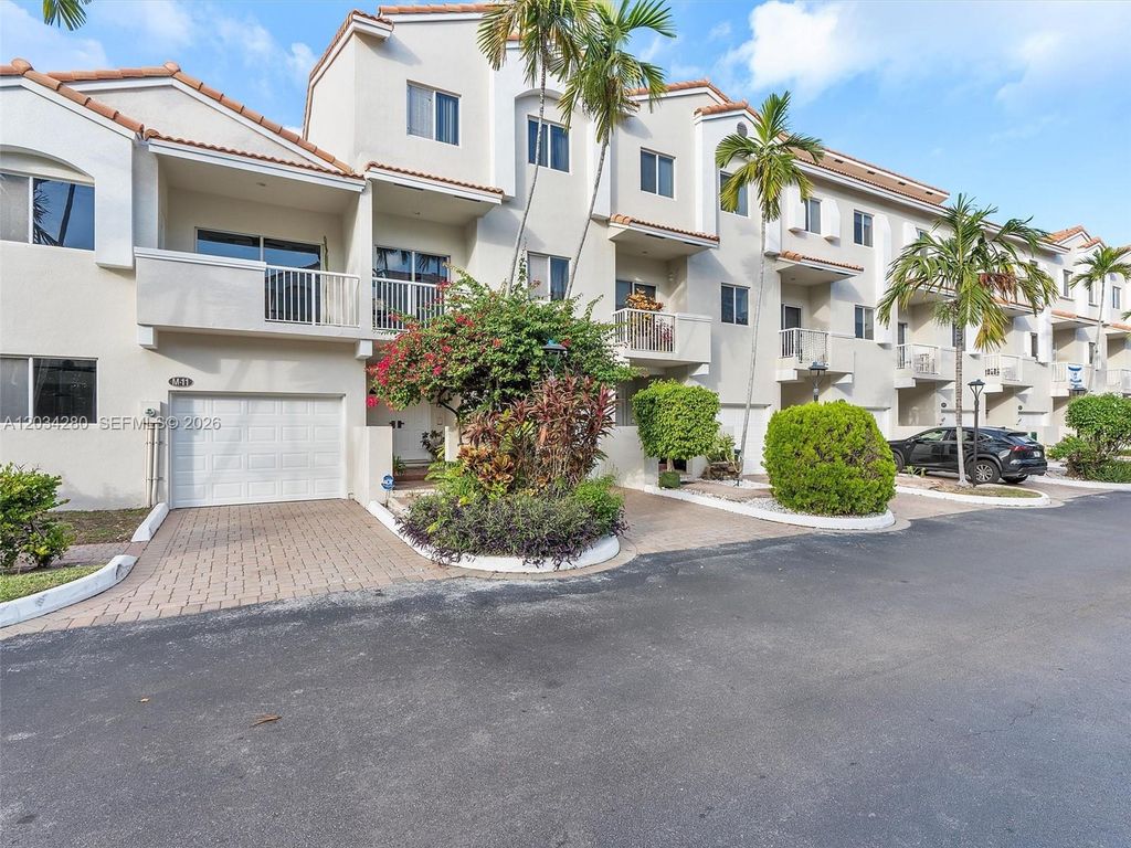 21399 Marina Cove Circle M12, Aventura, FL 33180