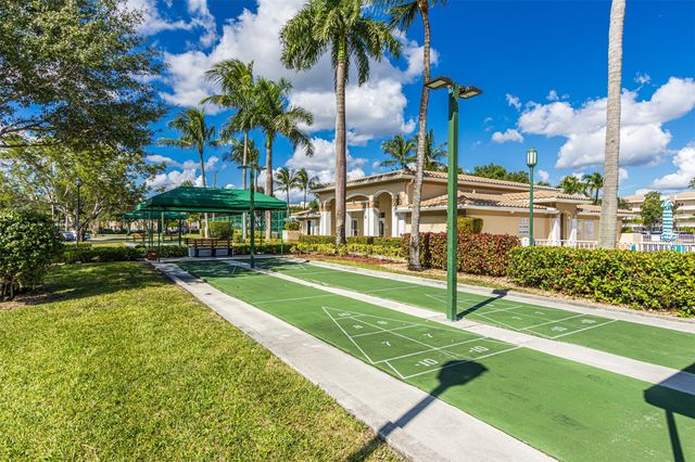 9539 W Weldon Circle F-201, Tamarac, FL 33321