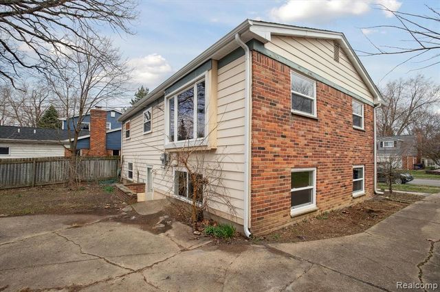 2728 Yost Boulevard, Ann Arbor, MI 48104