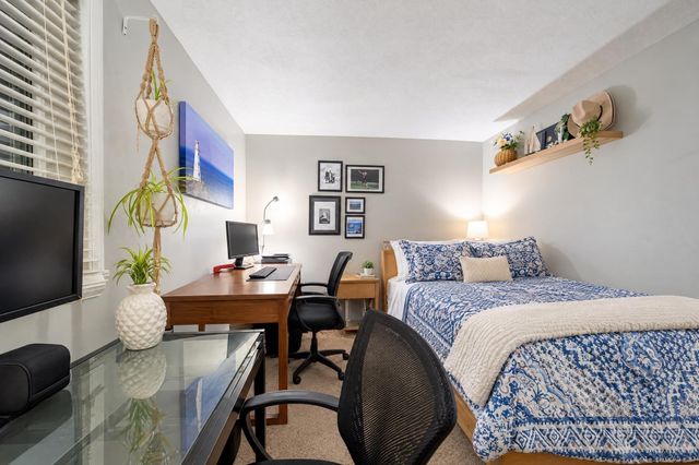 100 Merrimack Ave 132, Dracut, MA 01826