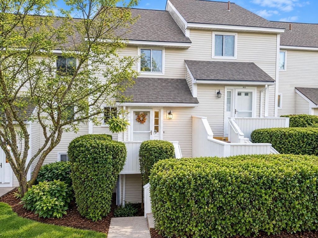 100 Merrimack Ave 132, Dracut, MA 01826