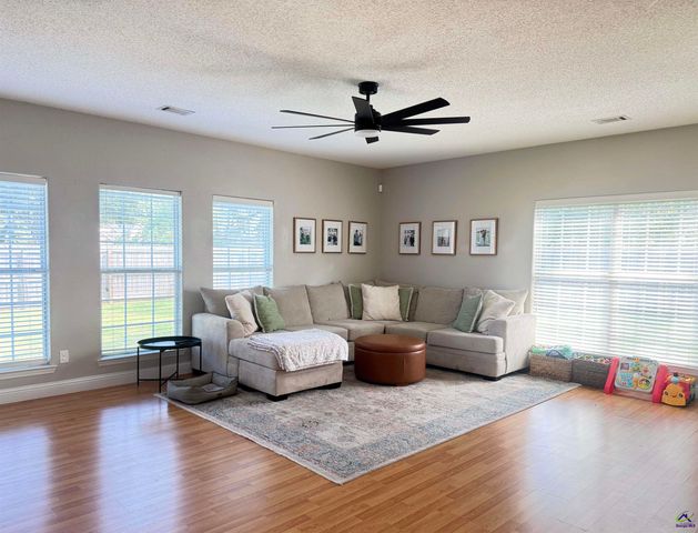 2004 Melrose Place, Kathleen, GA 31047
