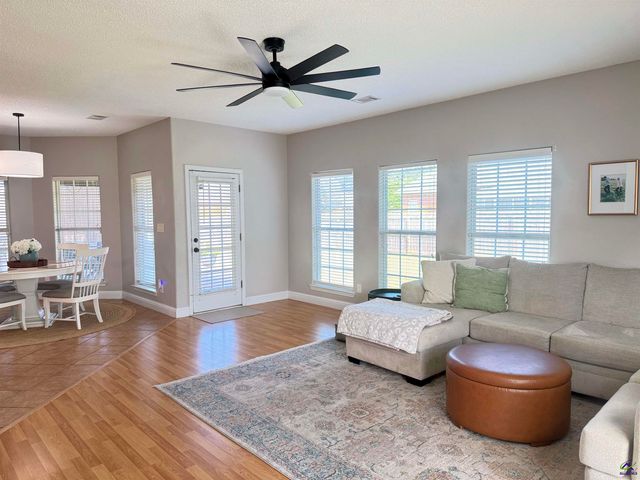 2004 Melrose Place, Kathleen, GA 31047