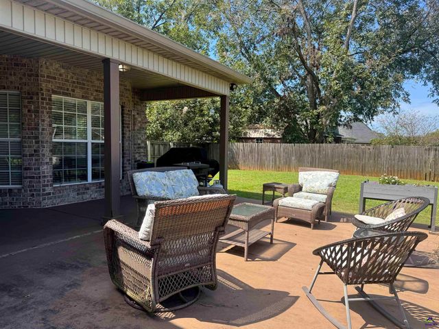 2004 Melrose Place, Kathleen, GA 31047