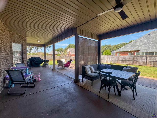 2004 Melrose Place, Kathleen, GA 31047