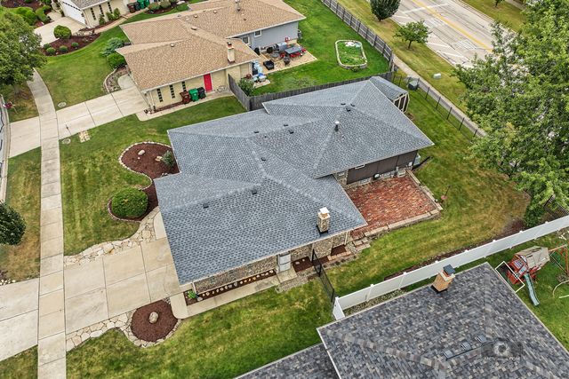 17325 Locust Avenue, Tinley Park, IL 60487