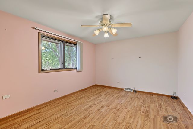 17325 Locust Avenue, Tinley Park, IL 60487