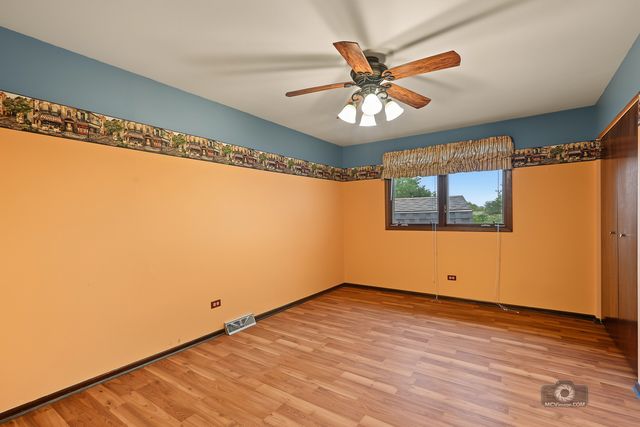 17325 Locust Avenue, Tinley Park, IL 60487