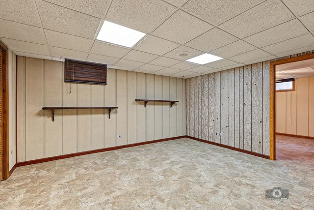 17325 Locust Avenue, Tinley Park, IL 60487