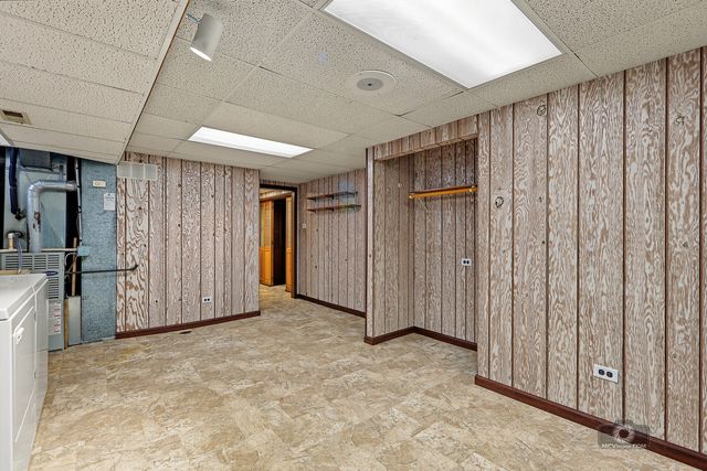 17325 Locust Avenue, Tinley Park, IL 60487