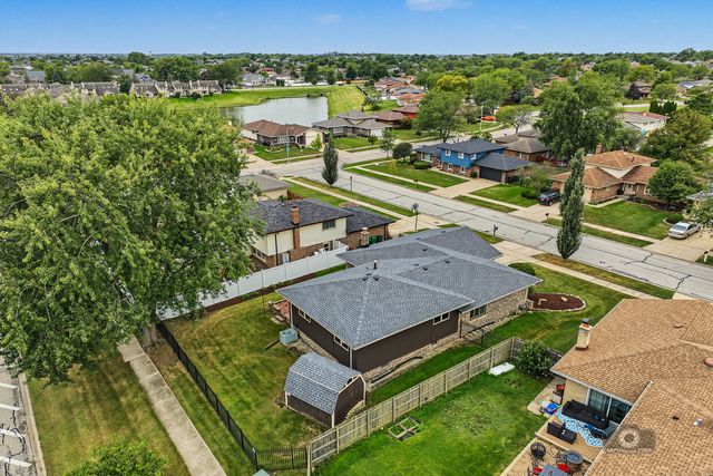 17325 Locust Avenue, Tinley Park, IL 60487