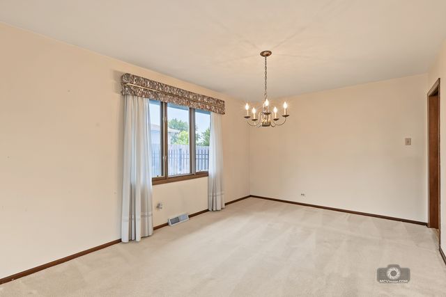 17325 Locust Avenue, Tinley Park, IL 60487