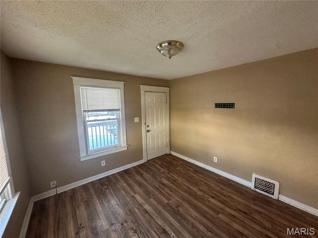 2321 Dawes Place, Overland, MO 63114