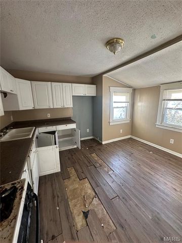 2321 Dawes Place, Overland, MO 63114