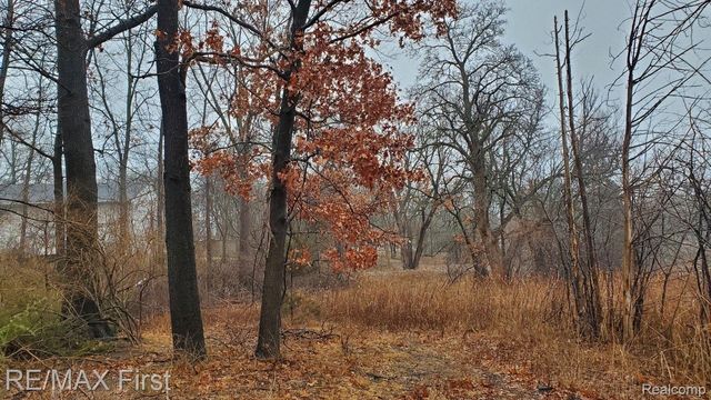 4330 HATCHERY Road, Waterford Charter Township, MI 48329