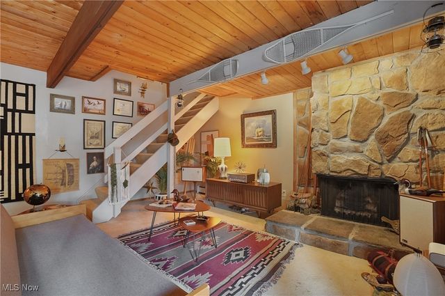 1722 Treetop Trail 11, Akron, OH 44313