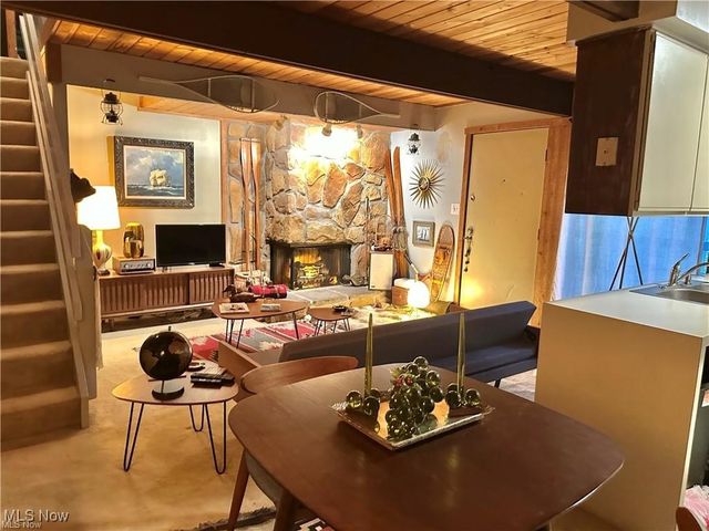 1722 Treetop Trail 11, Akron, OH 44313