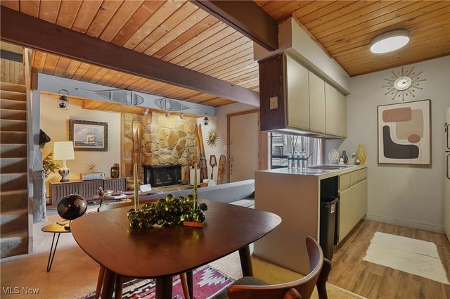 1722 Treetop Trail 11, Akron, OH 44313