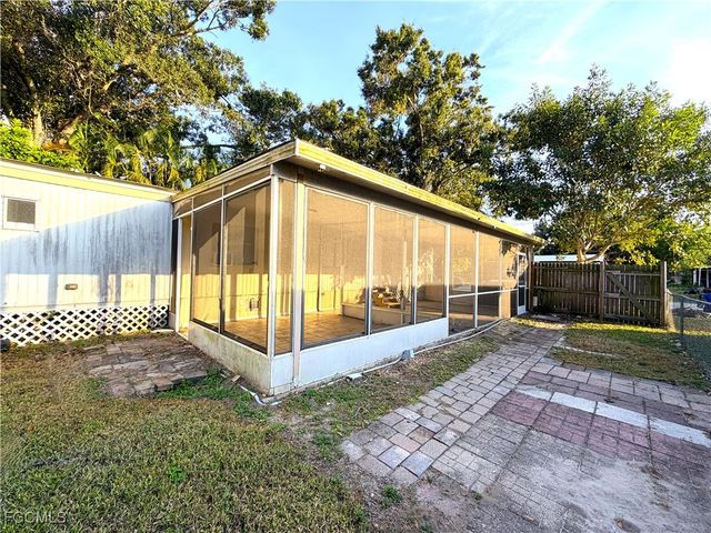 240 State ST, North Fort Myers, FL 33903