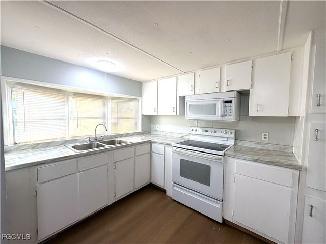 240 State ST, North Fort Myers, FL 33903