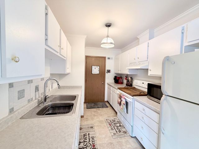 1370 C Mcnally Drive, Winona, MN 55987