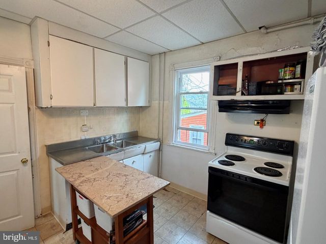 146 S 5TH AVE, Coatesville, PA 19320